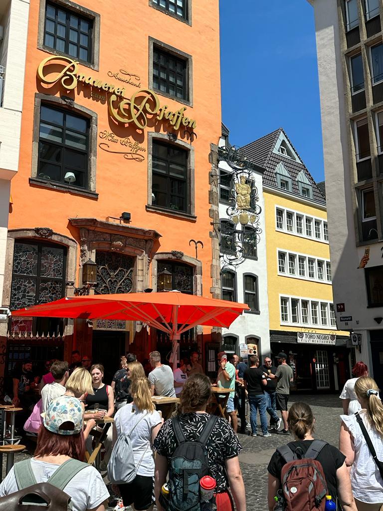 Ein kühles Kölsch müssen wir uns zur Erfrischung natürlich auch gönnen.