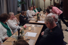 Nach dem Konzert klingt  der Abend noch in gemütlicher Runde bei Hendrik's aus.